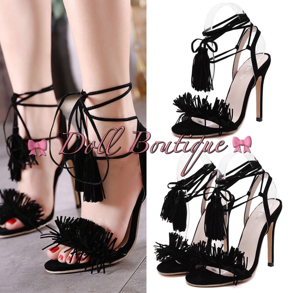 🎀Black Fringed Lace Up Pumps🎀